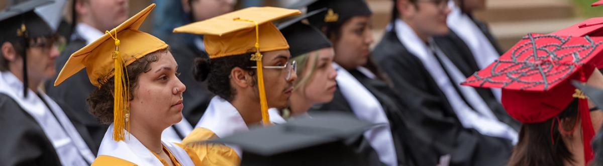 通向大学毕业生